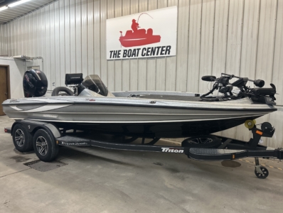 2020 TRITON 19TRX full