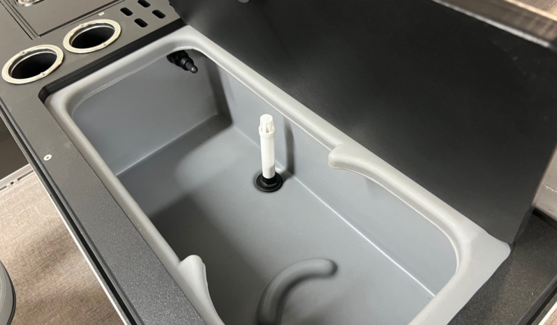 2021 RANGER RP223C PONTOON full