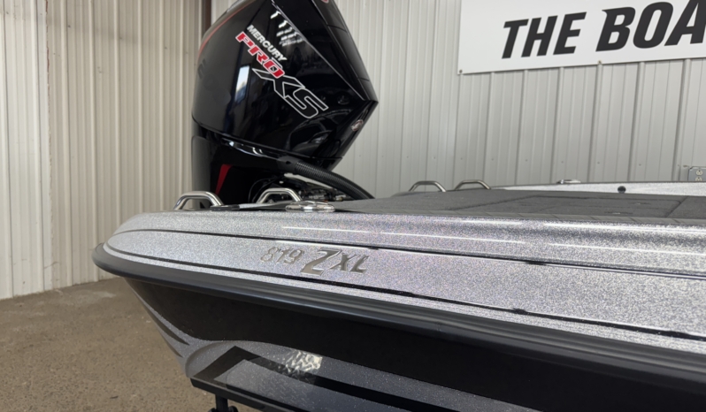 2025 PHOENIX 819 ZXL full