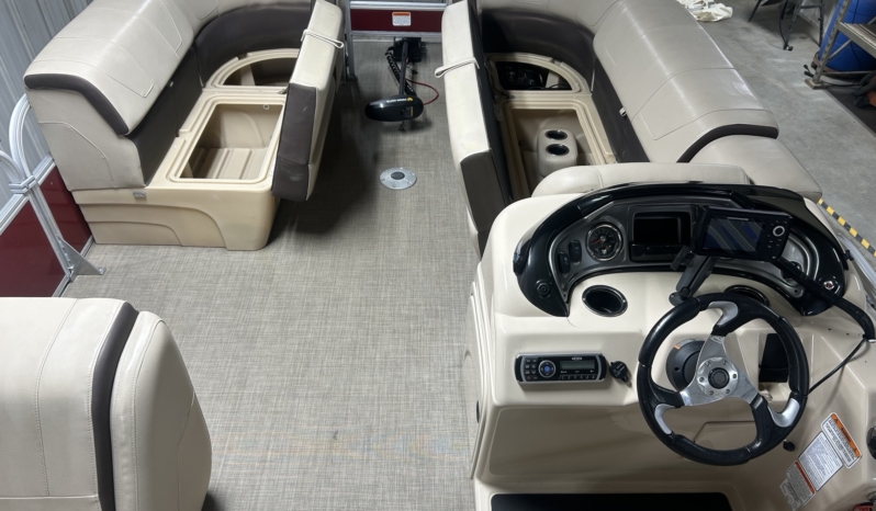 2018 SUN TRACKER SPTF22 full