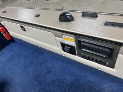 2000 LUND 1800 PRO V