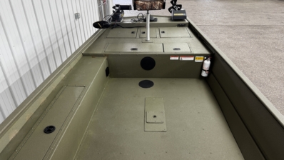 2010 LOWE ROUGHNECK 1760