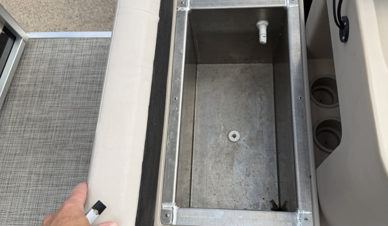 2025 TMC 1500F PONTOON full