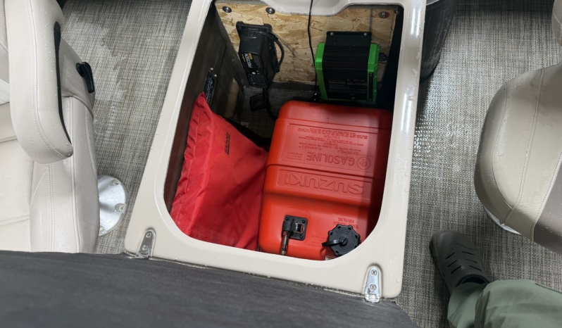 2025 TMC 1500F PONTOON full