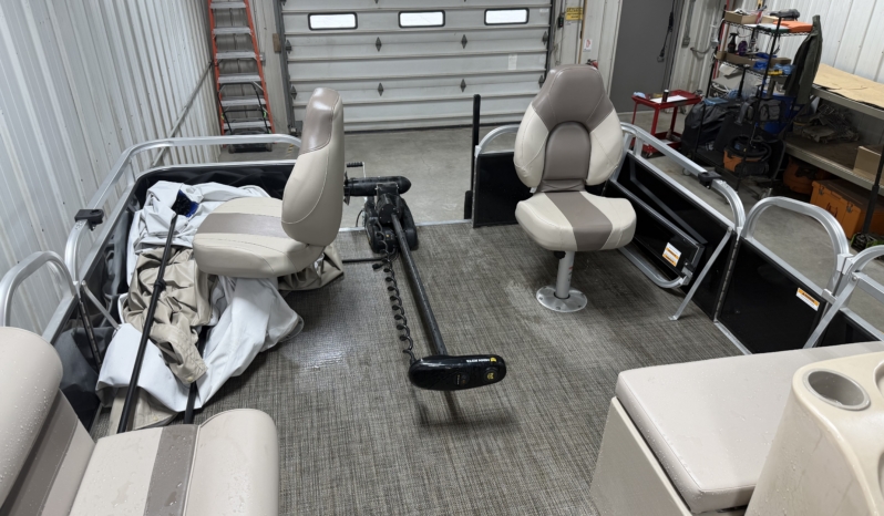 2025 TMC 1500F PONTOON full