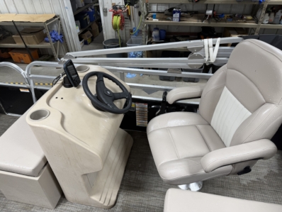 2025 TMC 1500F PONTOON full
