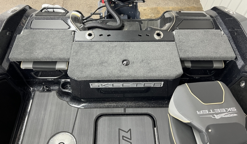 2027 SKEETER WXR1910F full
