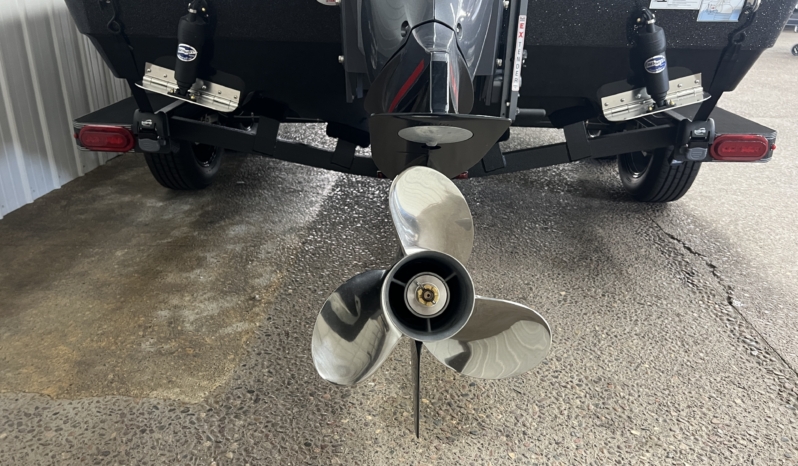 2027 SKEETER WXR1910F full