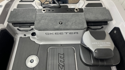 2027 SKEETER WXR1910F full