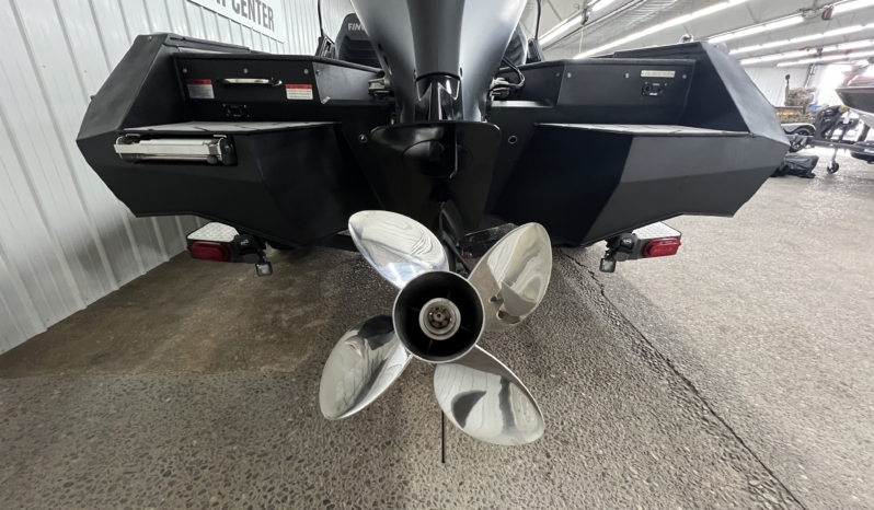 2025 FINVAL 685 FISH PRO full